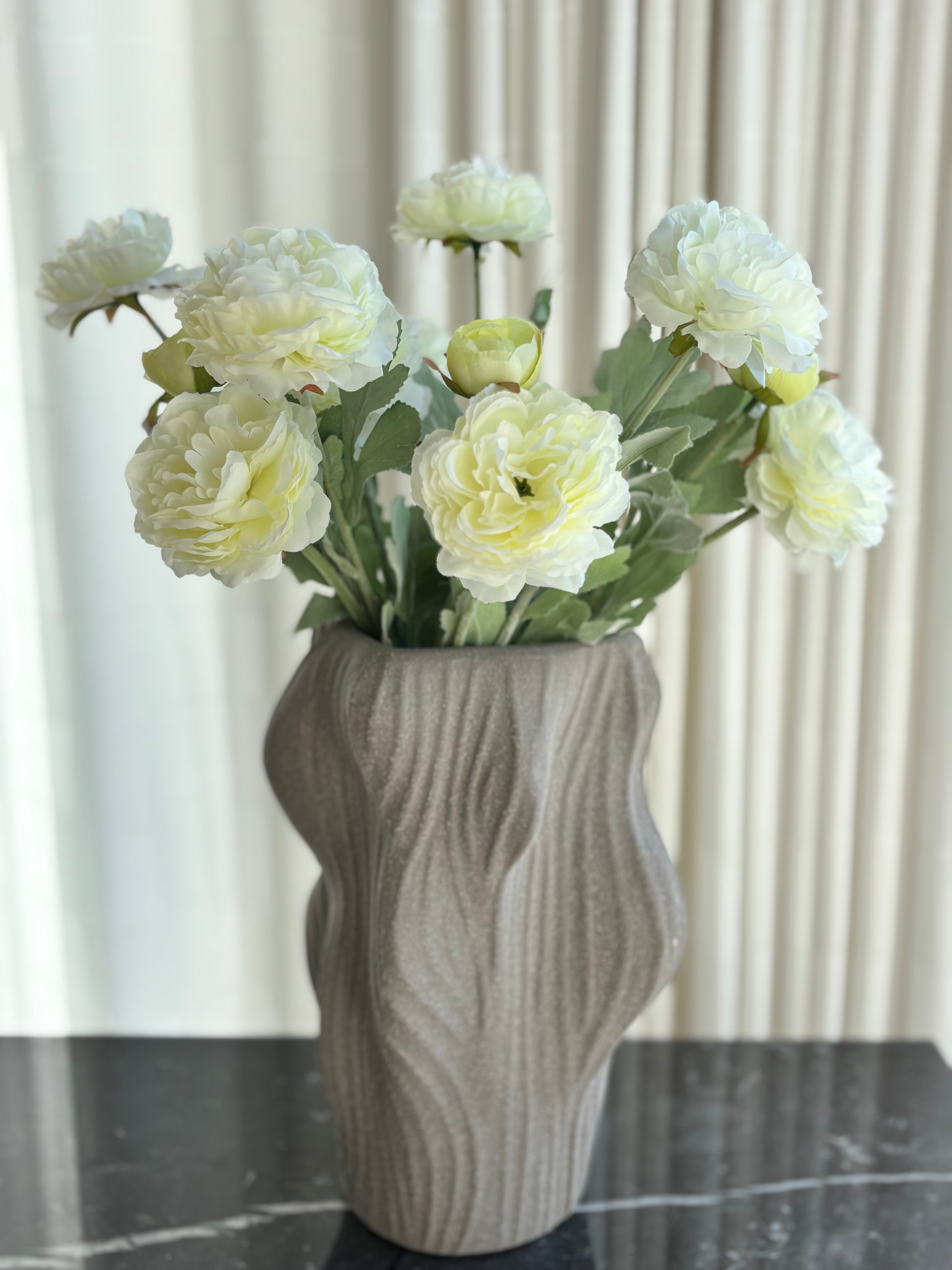 Buket med 5 stk. kunstige pæoner i hvid