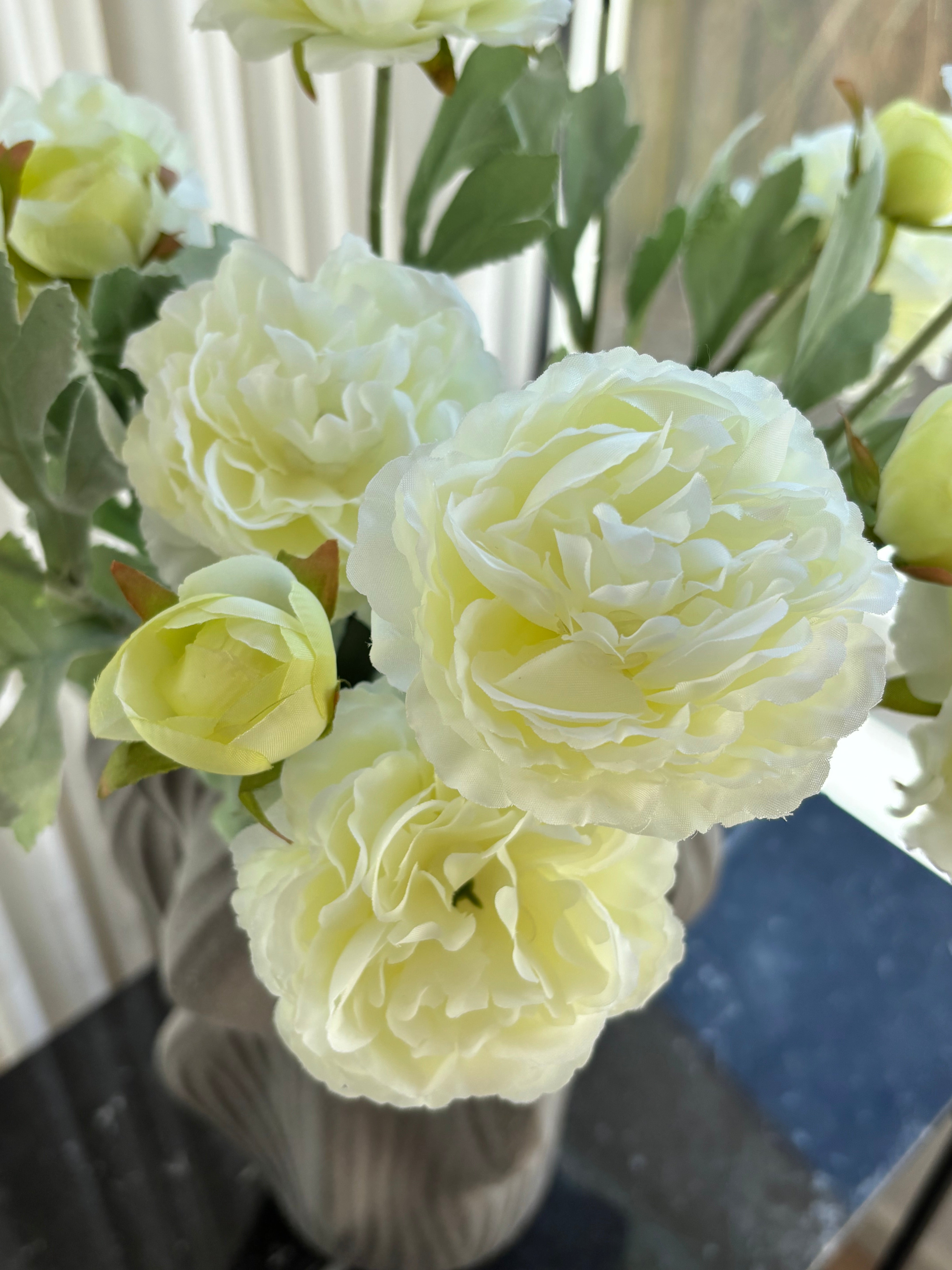 Buket med 5 stk. kunstige pæoner i hvid