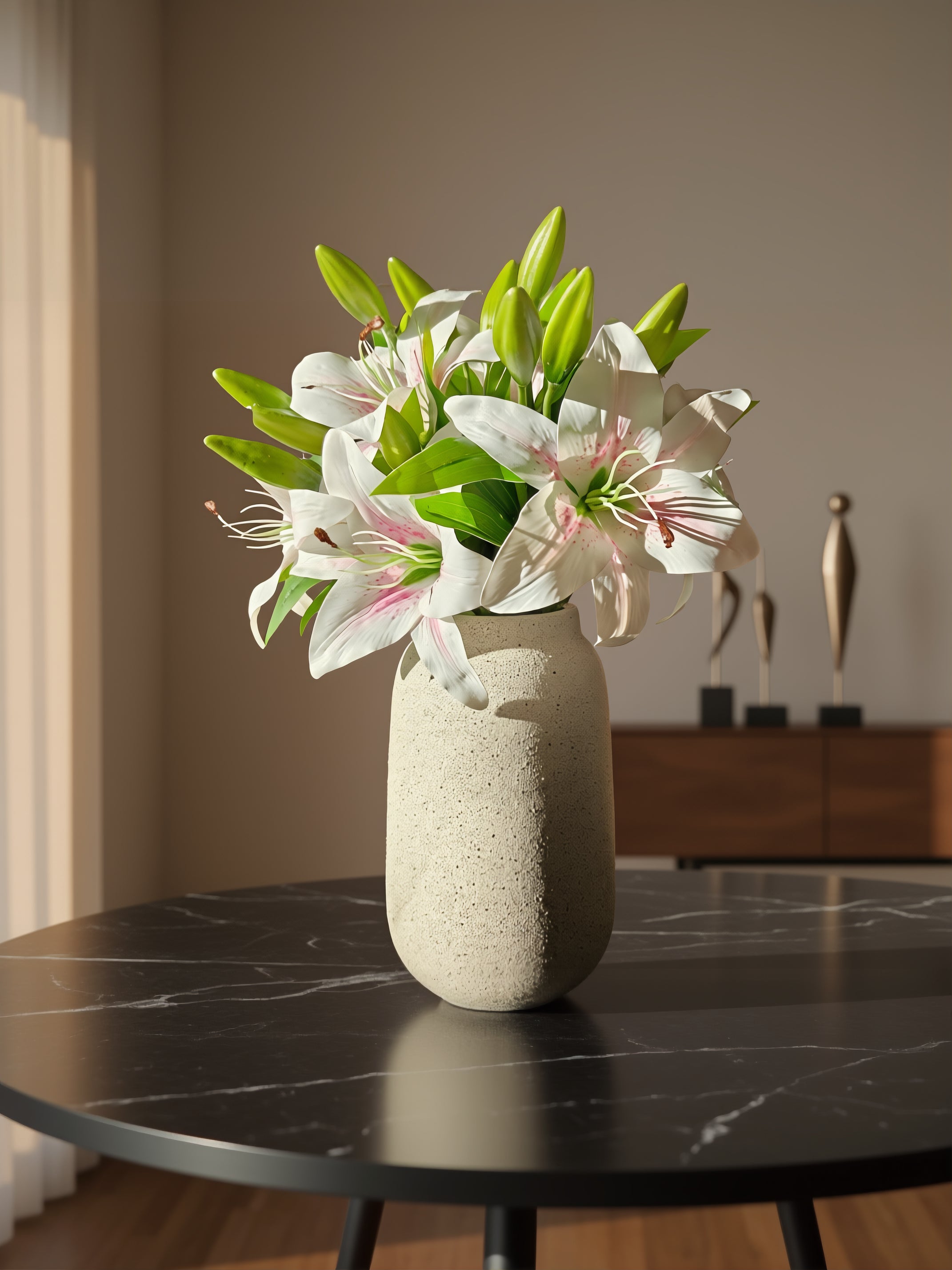 Buket med 10 stk. kunstige liljer i beige